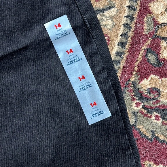 Old Navy high rise super skinny pant - Picture 3 of 6